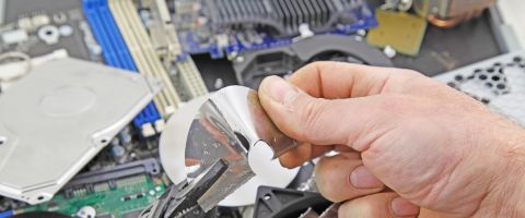 Eliminación Física de Computadoras y Discos Duros, con Reciclaje Responsable
